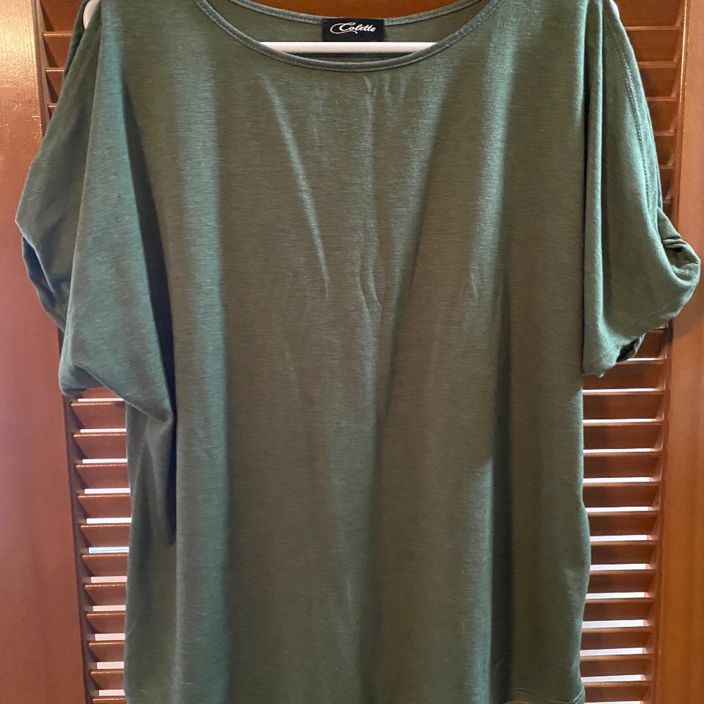 Colette olive green split sleeve shirt